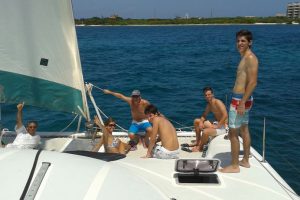 catamaran charter cancun